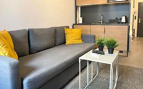 Studio Apartment By Hi5- Rottenbiller Apartment